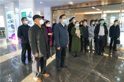 12月14日，張家界市政協(xié)黨組書記、主席歐陽斌一行來到張家界高新區(qū)萬眾實(shí)業(yè)集團(tuán)有限公司，宣講黨的二十大精神